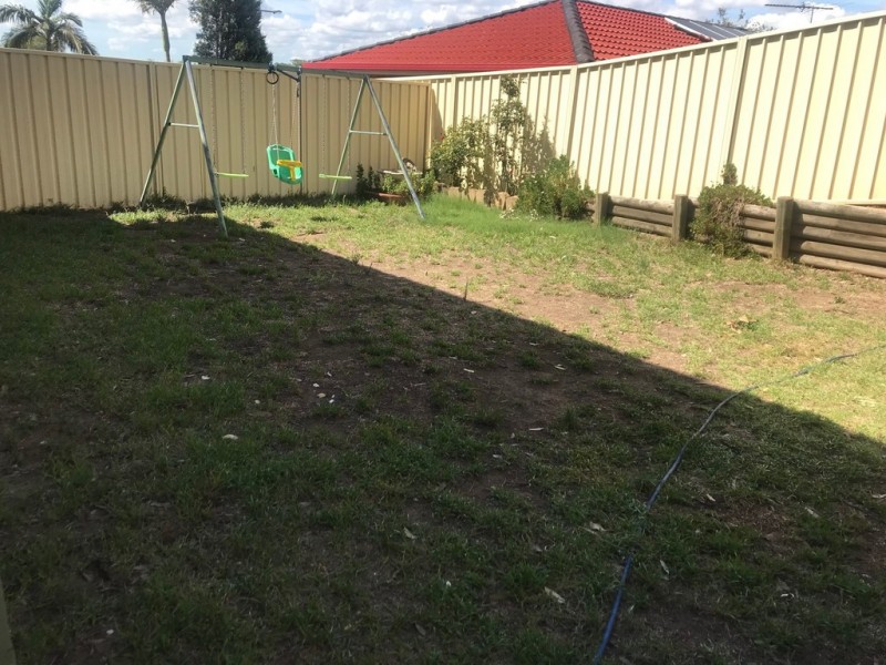 19 White Cliffs Ave, Hoxton Park NSW 2171