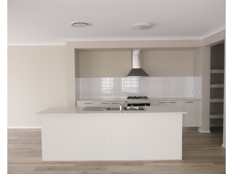 5 NORBIS ROAD, Edmondson Park NSW 2174