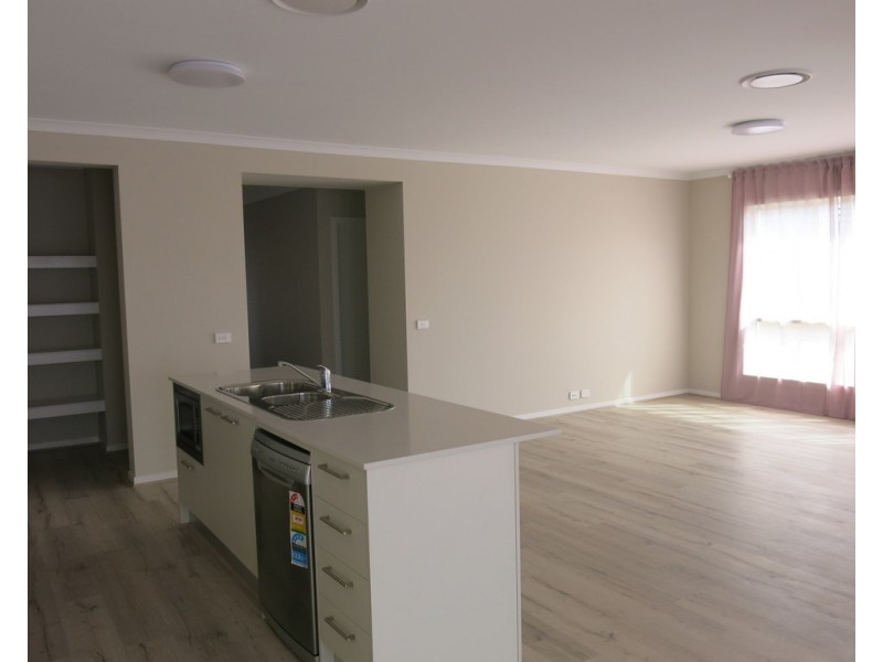 5 NORBIS ROAD, Edmondson Park NSW 2174