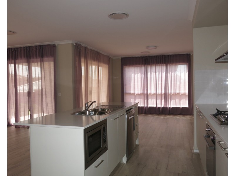 5 NORBIS ROAD, Edmondson Park NSW 2174