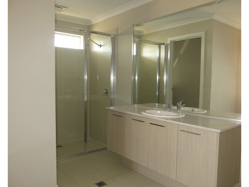 5 NORBIS ROAD, Edmondson Park NSW 2174