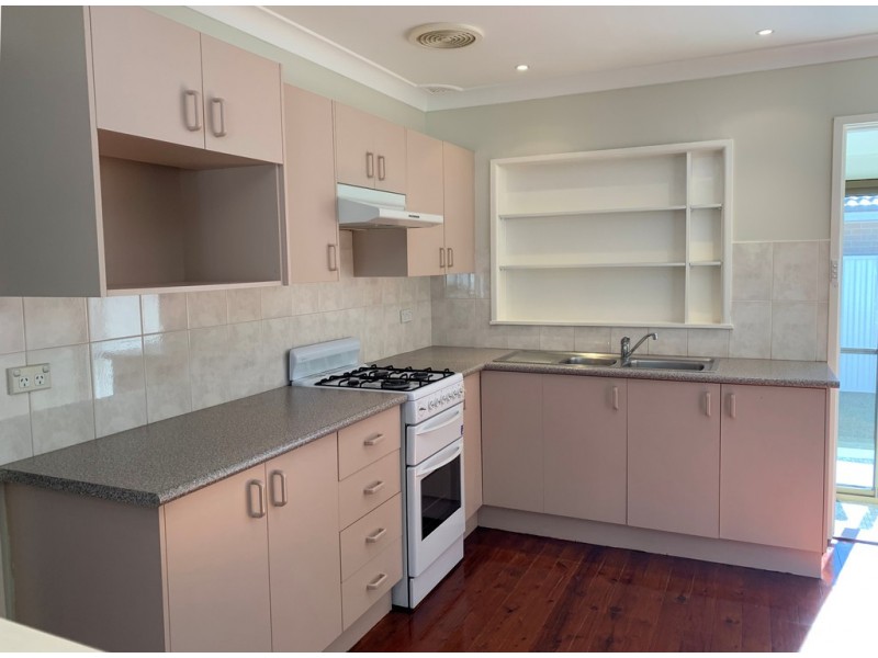 11 GOODACRE AVE, Fairfield West NSW 2165