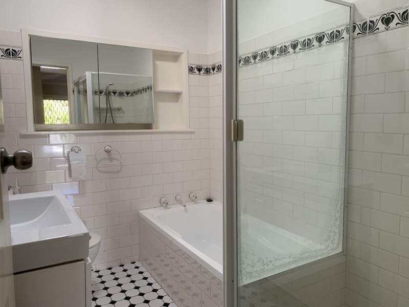 11 GOODACRE AVE, Fairfield West NSW 2165