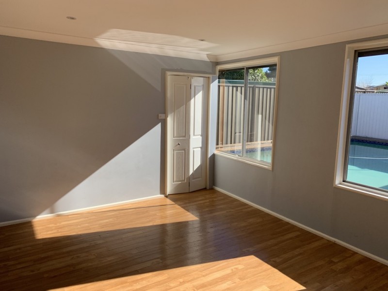 11 GOODACRE AVE, Fairfield West NSW 2165