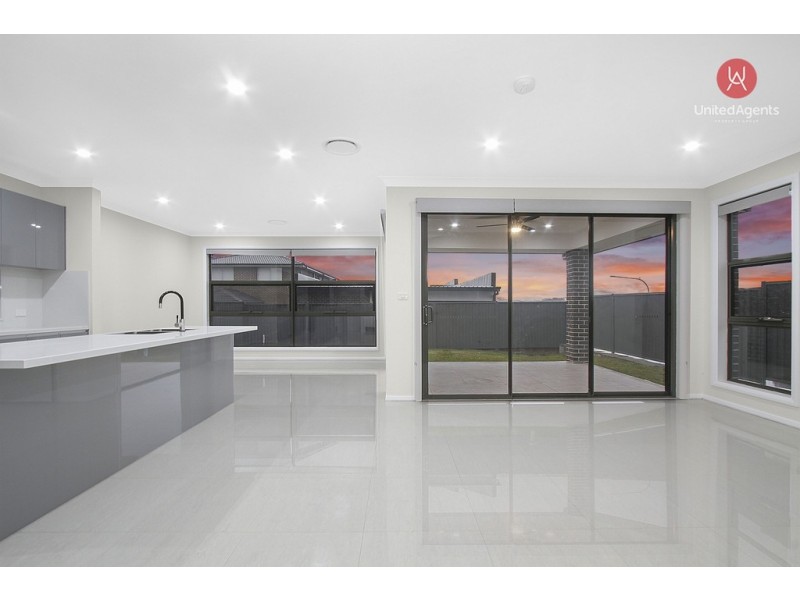 72 Melrose Street, Middleton Grange NSW 2171