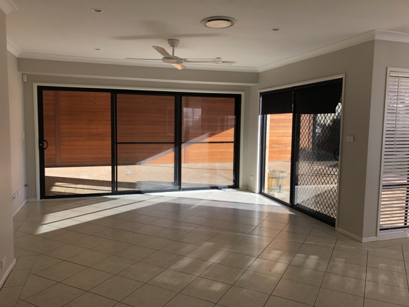 West Hoxton NSW 2171