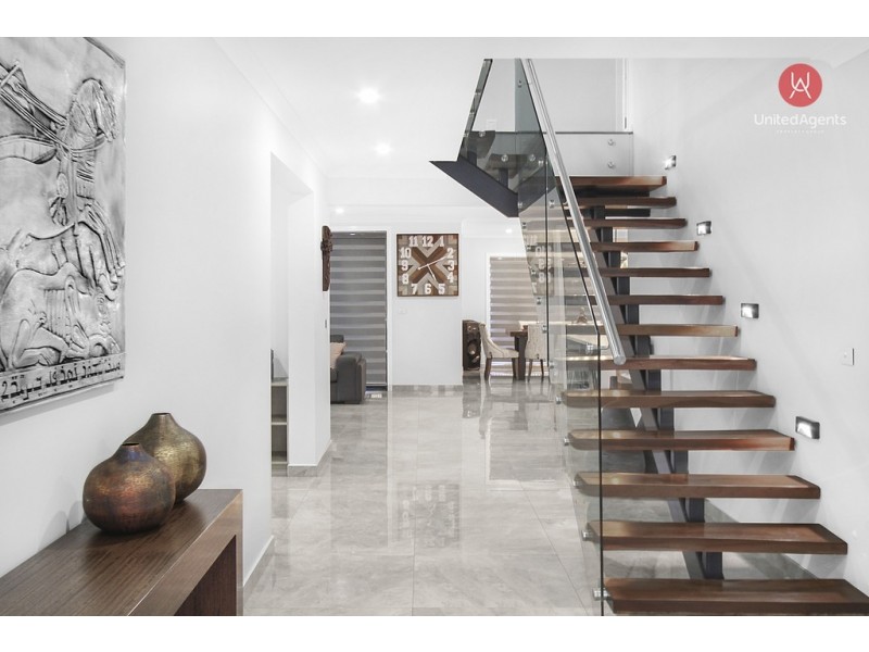 40 Mary Wade Place, Carnes Hill NSW 2171