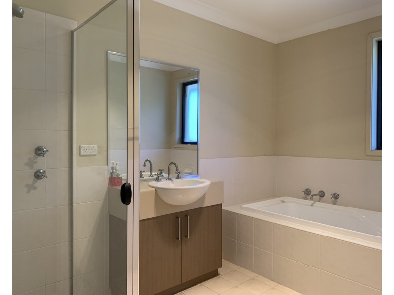 68 COFFS HARBOUR AVE, Hoxton Park NSW 2171