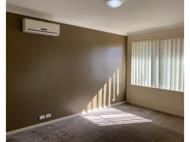 68 COFFS HARBOUR AVE, Hoxton Park NSW 2171