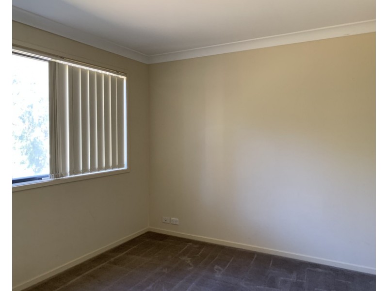 68 COFFS HARBOUR AVE, Hoxton Park NSW 2171