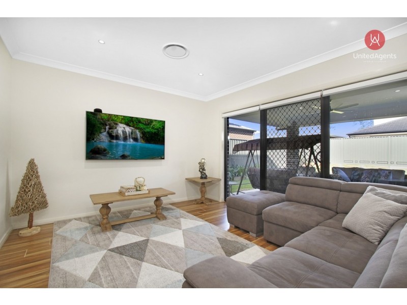 9 Leopold Street, Denham Court NSW 2565