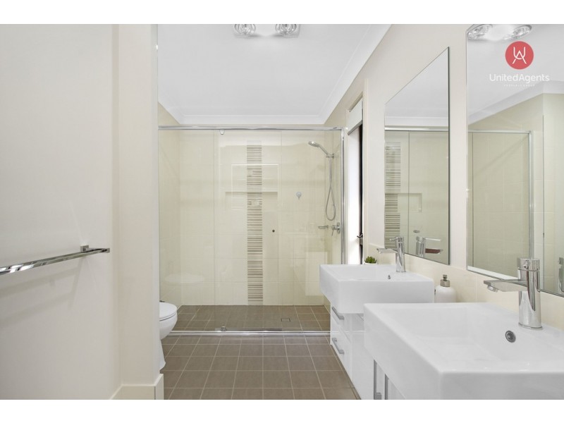 9 Leopold Street, Denham Court NSW 2565