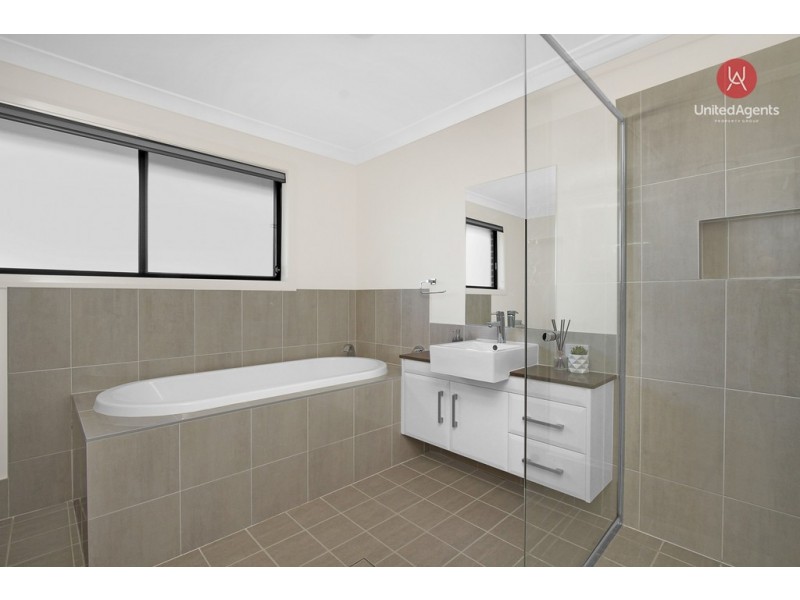 9 Leopold Street, Denham Court NSW 2565