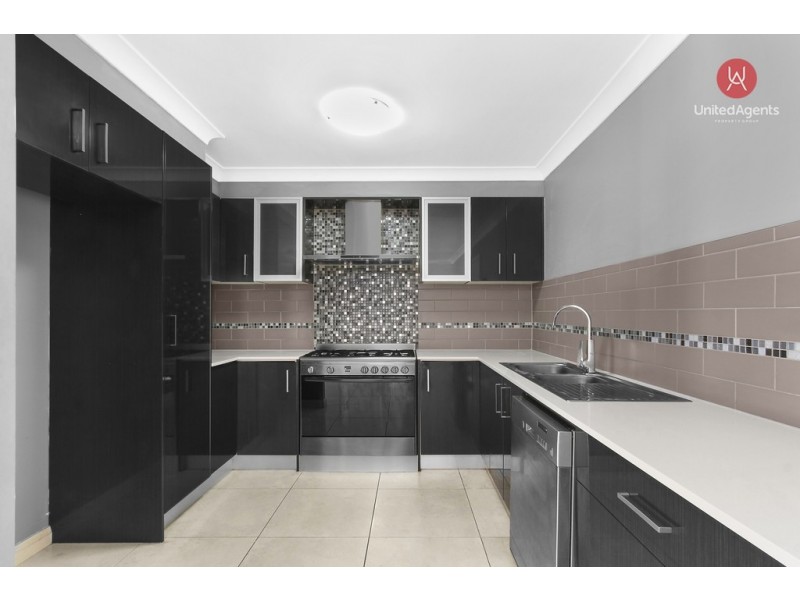 13 Blackburn Avenue, West Hoxton NSW 2171