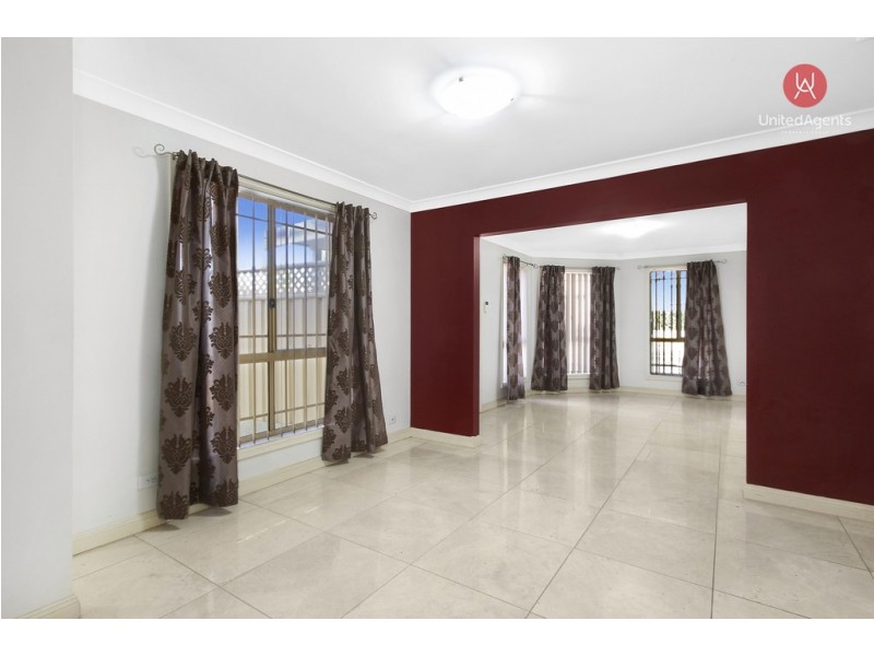 13 Blackburn Avenue, West Hoxton NSW 2171