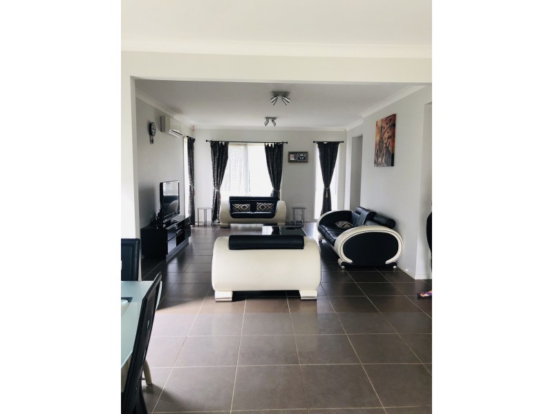 4 Donn Street, Middleton Grange NSW 2171