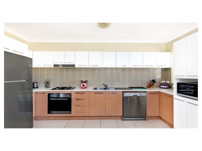 1 Glider Avenue, Middleton Grange NSW 2171