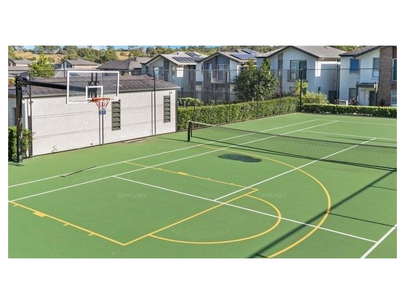 1 Glider Avenue, Middleton Grange NSW 2171