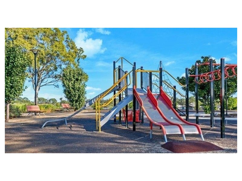 1 Glider Avenue, Middleton Grange NSW 2171