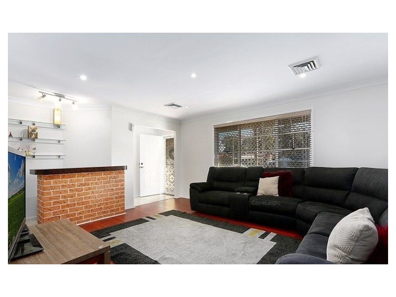 11 Julia Close, West Hoxton NSW 2171