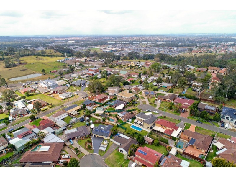 11 Julia Close, West Hoxton NSW 2171