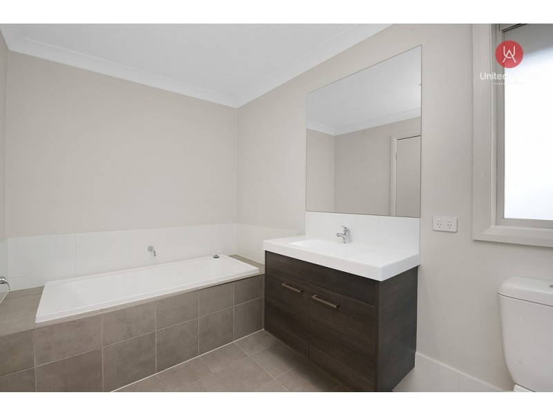 20 Spitzer Street, Gregory Hills NSW 2557