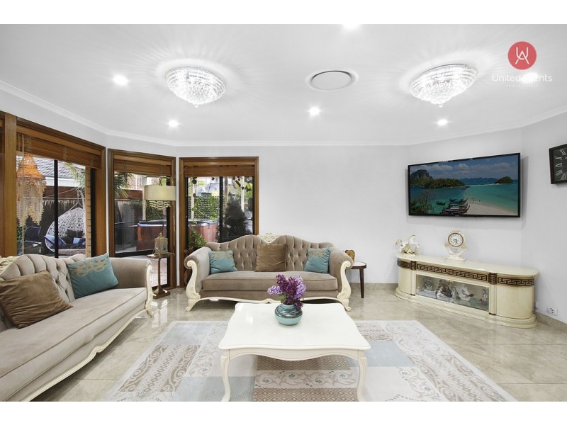 6 Symons Place, West Hoxton NSW 2171