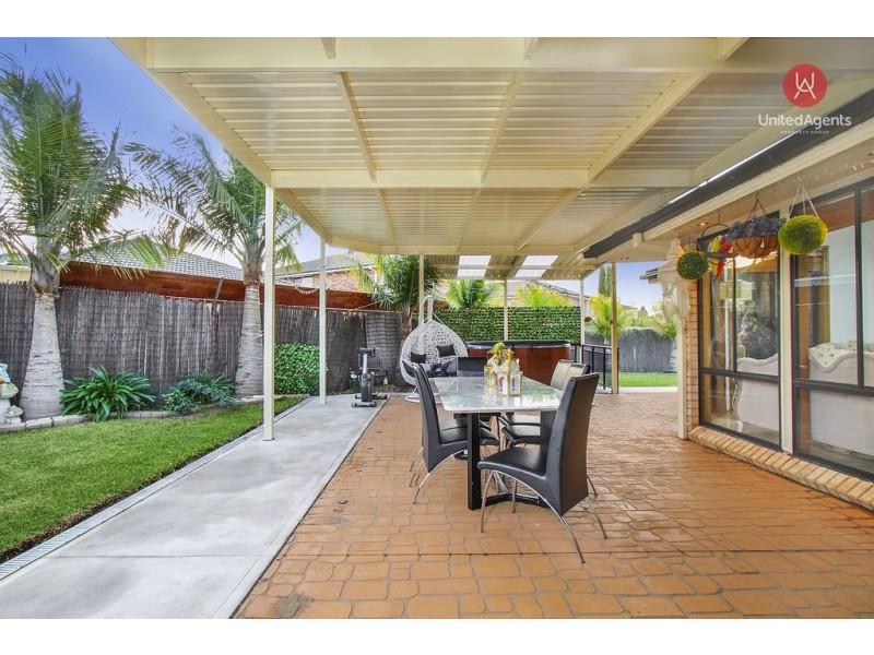 6 Symons Place, West Hoxton NSW 2171