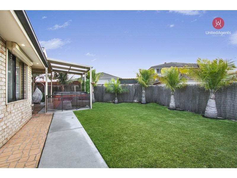 6 Symons Place, West Hoxton NSW 2171
