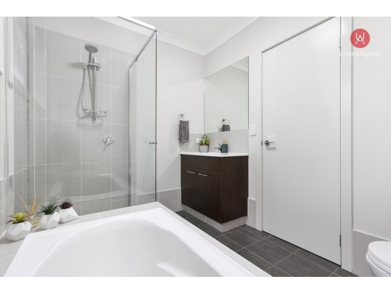 12 Fleet Street, Gregory Hills NSW 2557