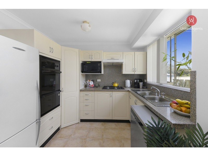 40 Osprey Avenue, Green Valley NSW 2168