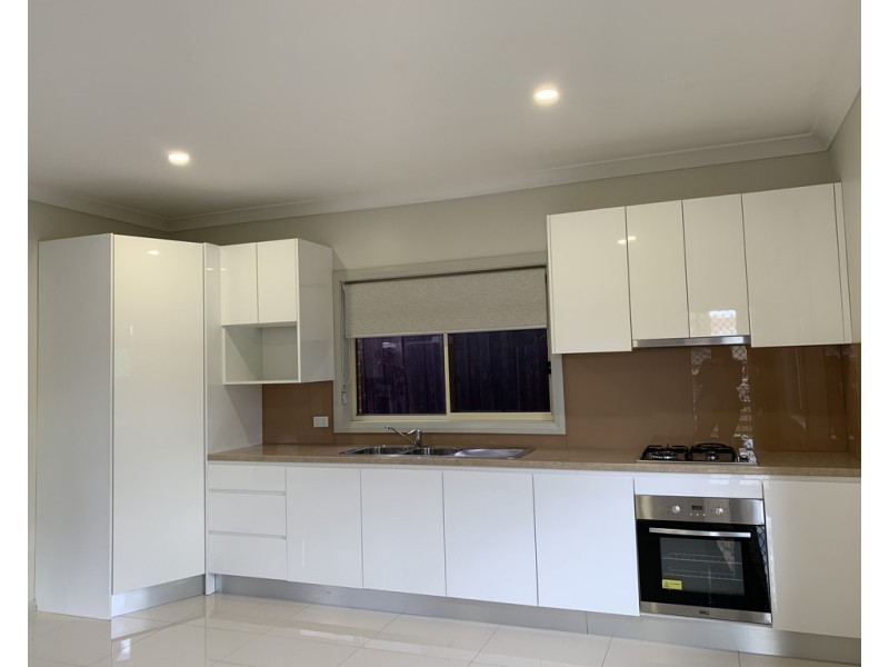 70a Lindeman Crescent, Green Valley NSW 2168