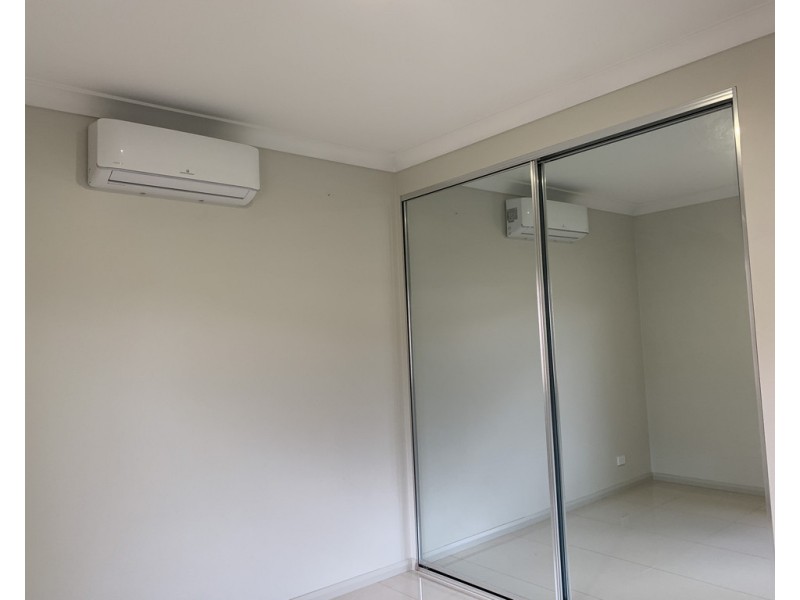 70a Lindeman Crescent, Green Valley NSW 2168