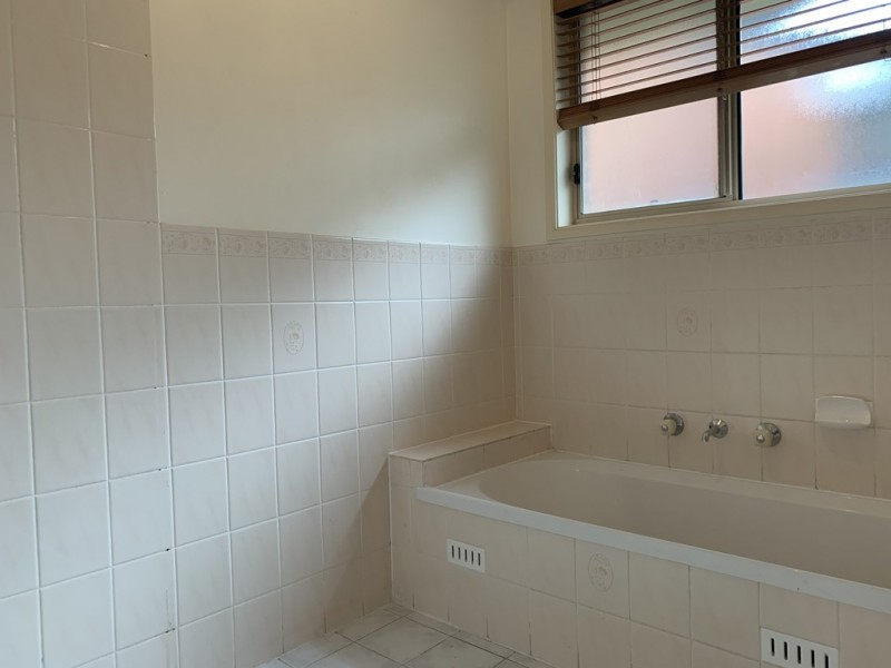 62 Bugong Street, Prestons NSW 2170