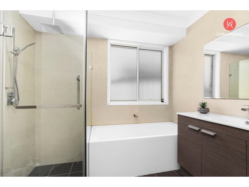 4 Ephraim Howe Place, Narellan Vale NSW 2567