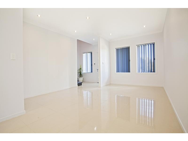 4 Montefiore Avenue, West Hoxton NSW 2171