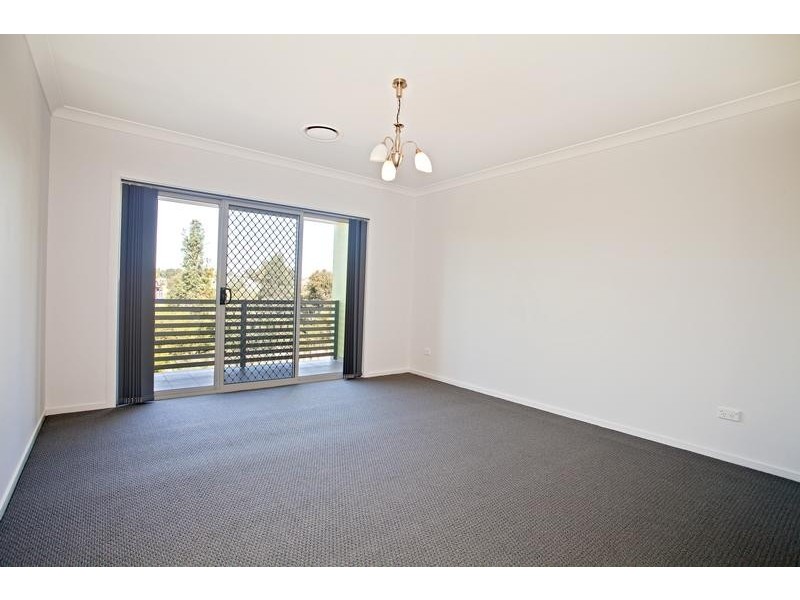 4 Montefiore Avenue, West Hoxton NSW 2171