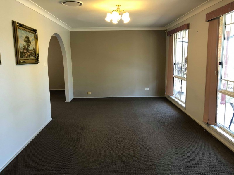 28 CANDLEWOOD STREET, Bossley Park NSW 2176