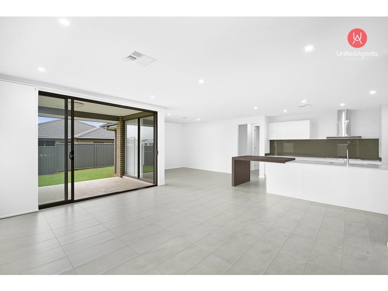 5 Bielski Crescent, Oran Park NSW 2570
