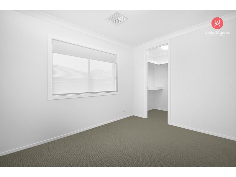 5 Bielski Crescent, Oran Park NSW 2570