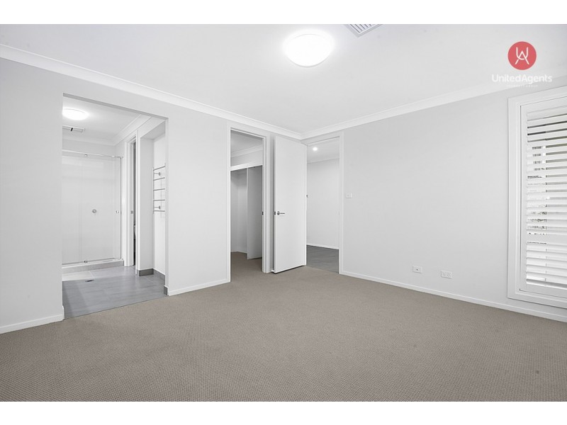 5 Bielski Crescent, Oran Park NSW 2570