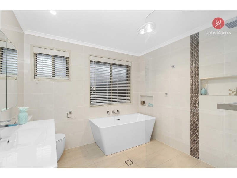 4 Tamworth Crescent, Hoxton Park NSW 2171