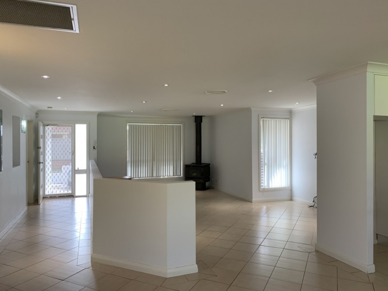 2 Tyringham Close, Hoxton Park NSW 2171