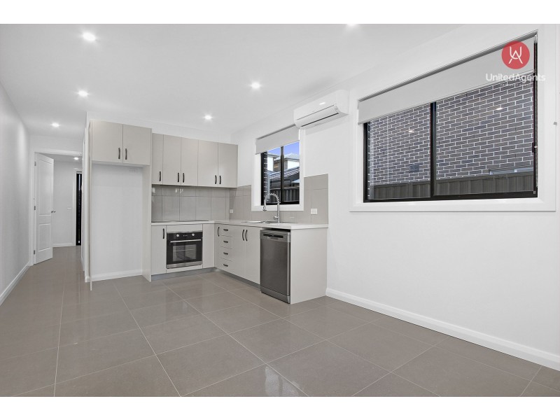 215 Village Circuit, Gregory Hills NSW 2557