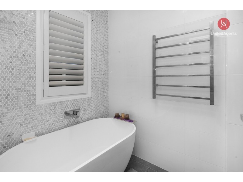 9 Julia Close, West Hoxton NSW 2171