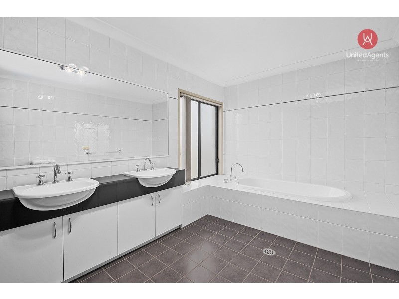 28 Minnamurra Circuit, Prestons NSW 2170