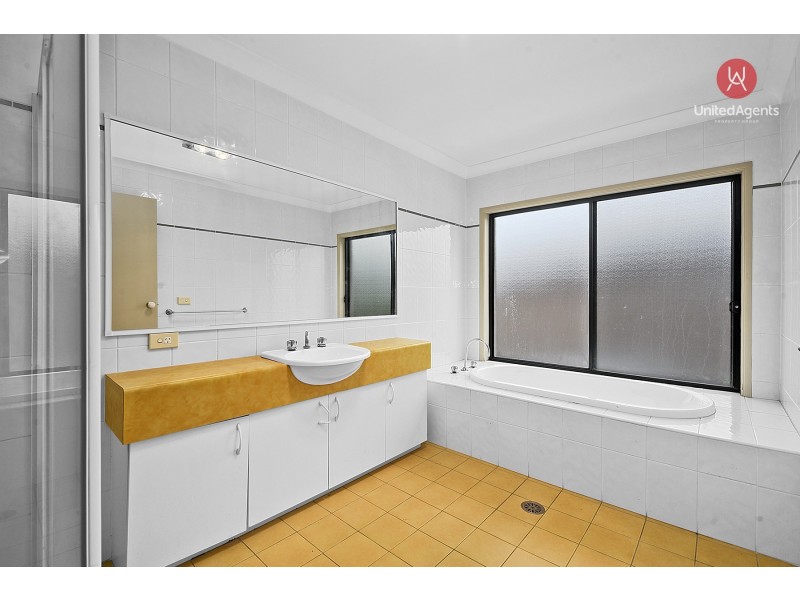 28 Minnamurra Circuit, Prestons NSW 2170