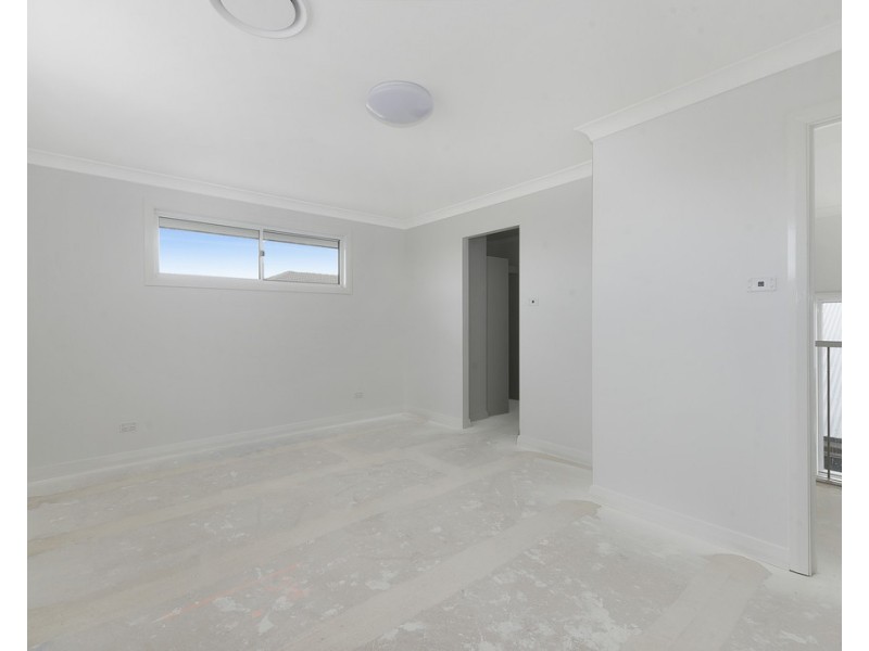 15 Hillston Circuit, Gregory Hills NSW 2557