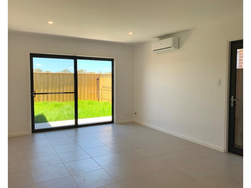 136a Rosedale Circuit, Carnes Hill NSW 2171