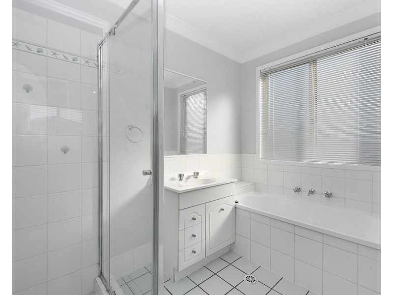 8 Dahlia Place, Prestons NSW 2170